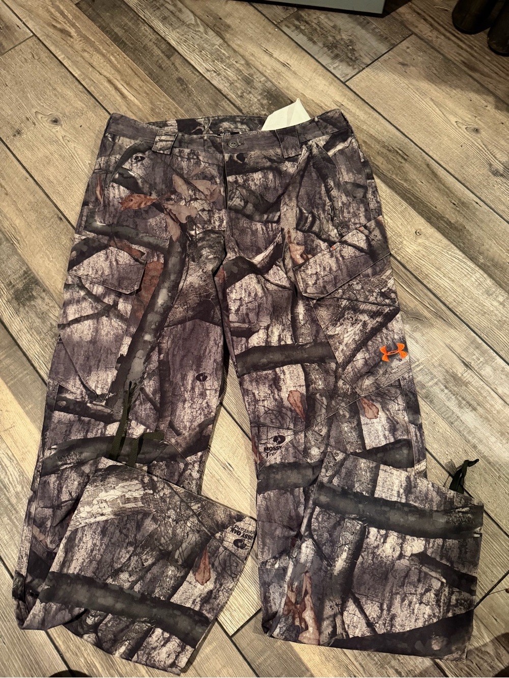 Under Armour Realtree-Style Camo Cargo Pants with Orange Logo Size 32x32